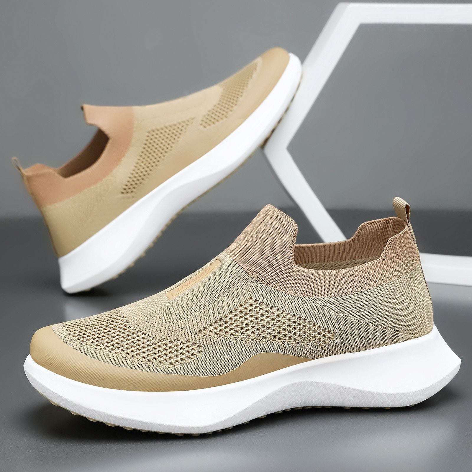 Damen Freizeit-Sneaker mit elastischem Mesh-Obermaterial von R&B