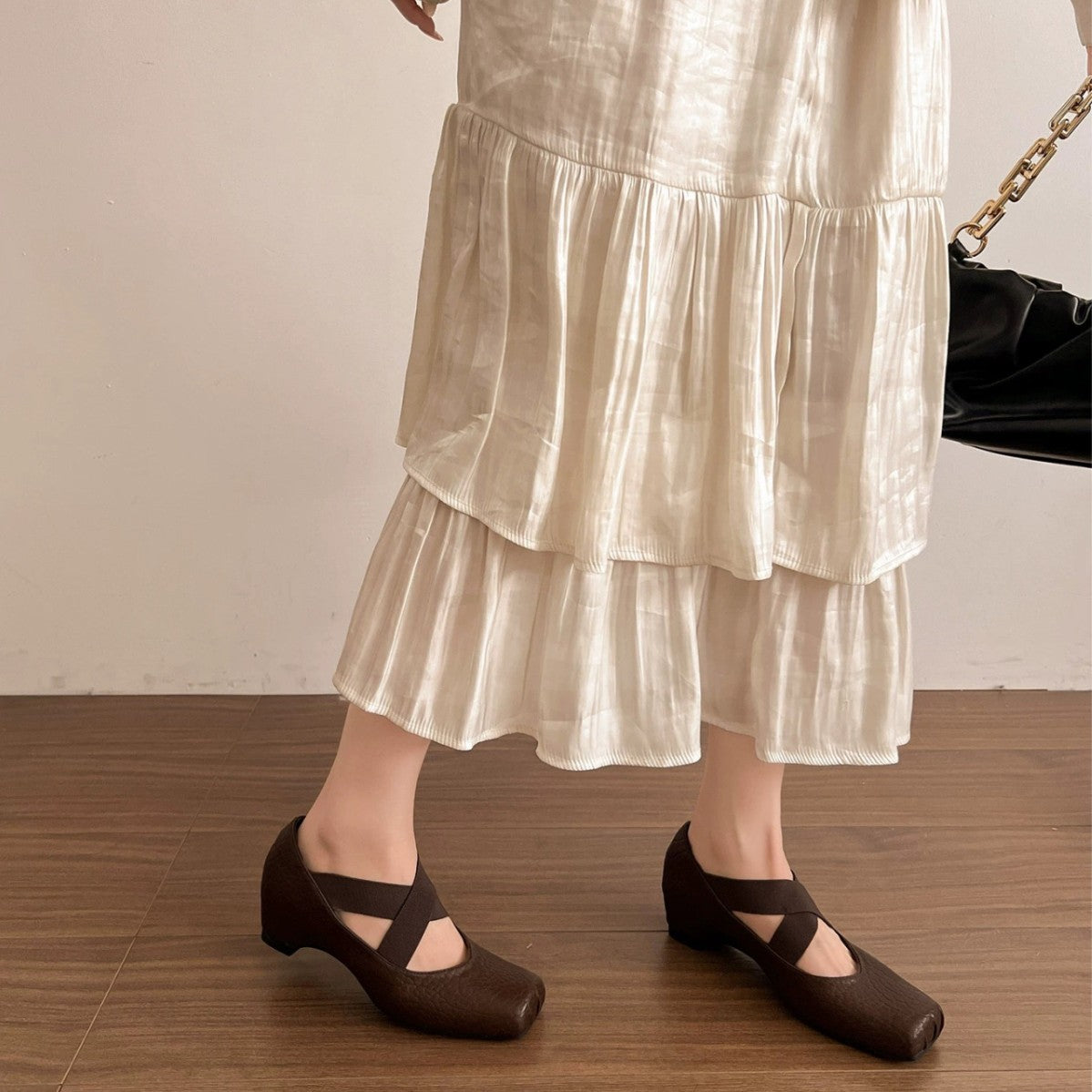 Damen Elegante Ballerinas mit dehnbarem Überkreuz-Riemen R&B