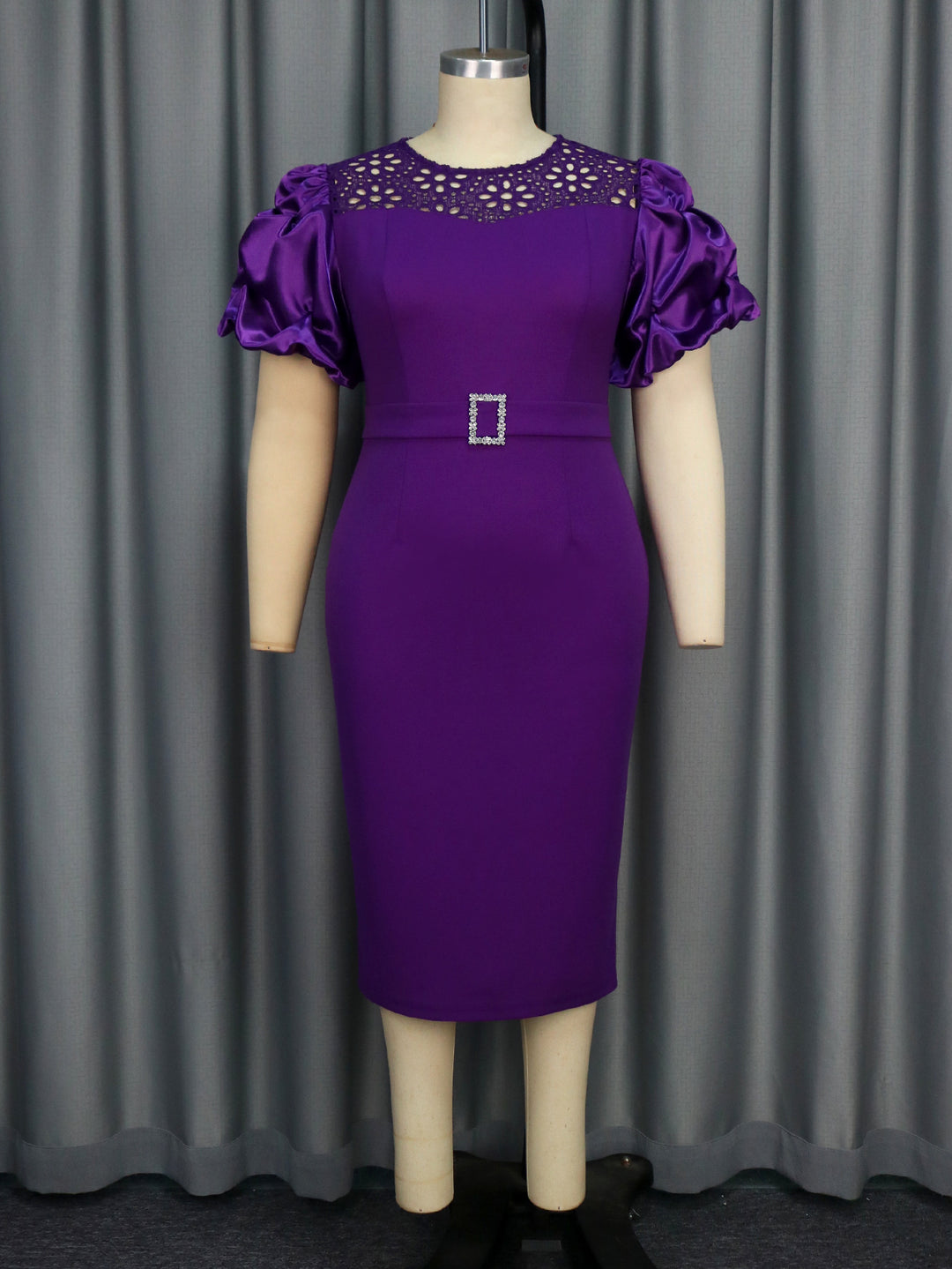 Damen Figurbetontes Cocktailkleid mit kreativem Rüschendesign und dekorativem Taillengürtel R&B
