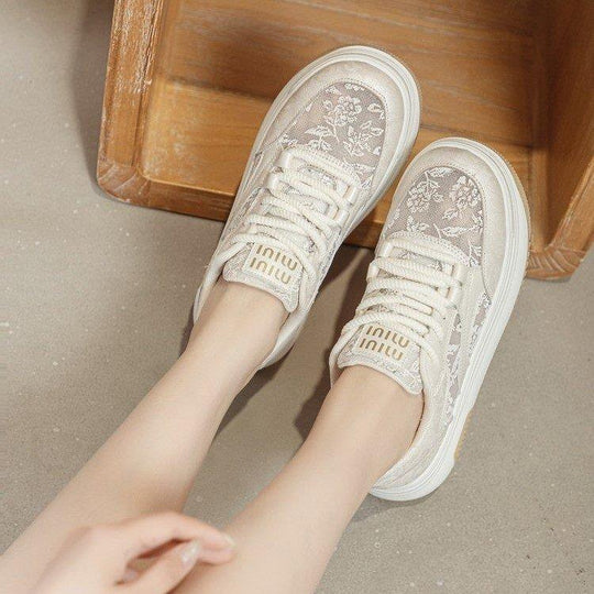 Damen Sneakers mit filigranem Blumenmotiv und gepolsterter Sohle R&B