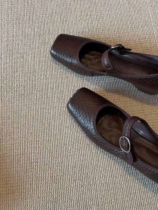 Damen Ballerinas mit einzigartigem Quadratzehen-Design und verstellbarem Riemen R&B