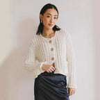Damen Strickjacke mit dekorativen Knöpfen und praktischen Taschen R&B