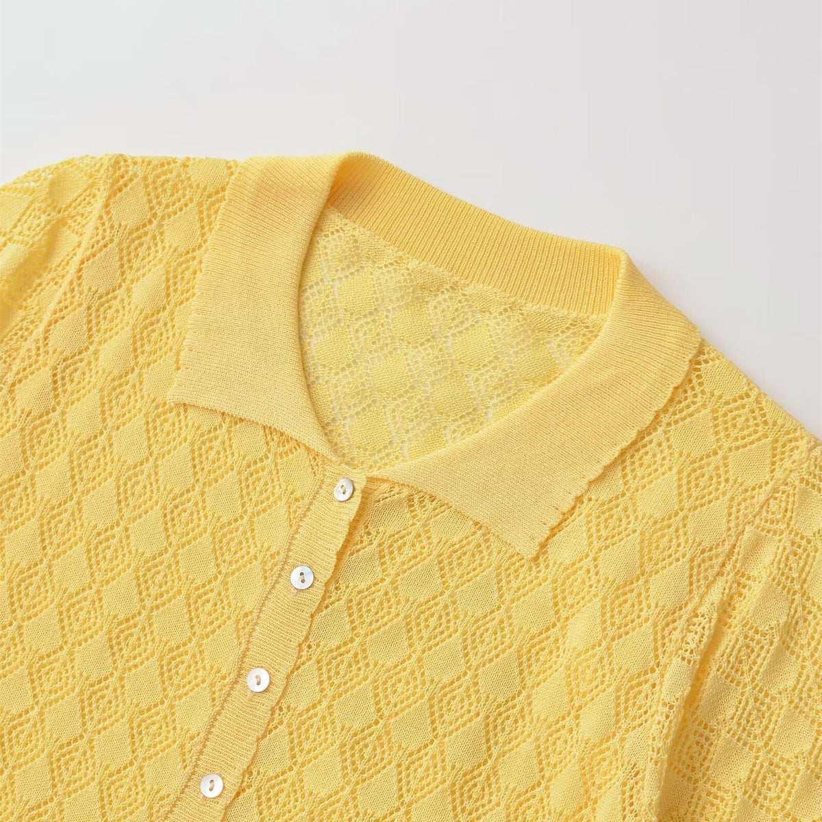 Damen Kurzarmpullover mit luftiger Lochstruktur und elegantem Kragen R&B
