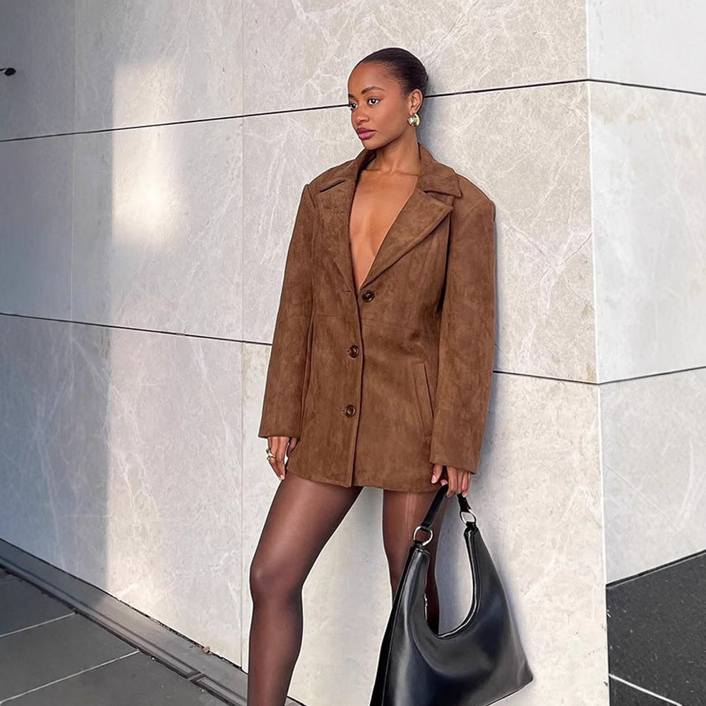 Damen Designer-Sakko mit tiefem V-Ausschnitt und modernen Details R&B