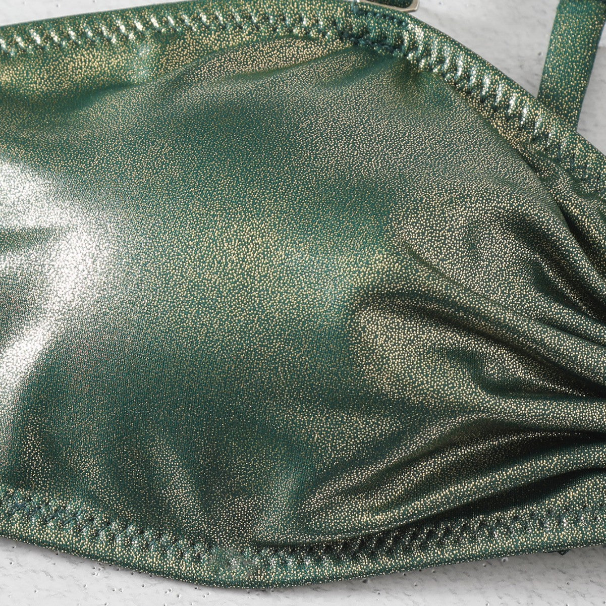 Damen Glänzender zwei-teiliger Bikini mit eleganter Verzierung R&B
