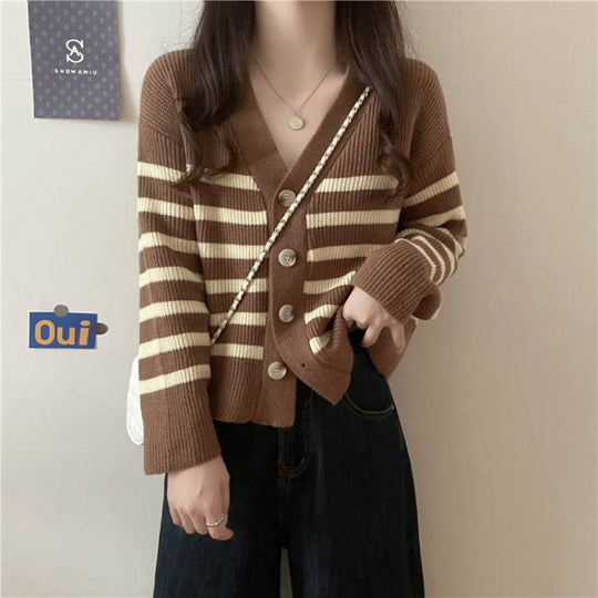 Damen gestreifte Strickjacke mit elegantem V-Ausschnitt und dekorativen Knöpfen R&B