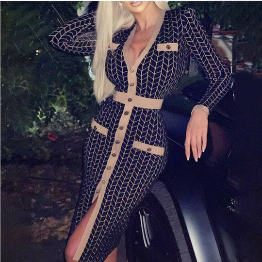 Damen Strickkleid mit Knopfdetaillierung und V-Ausschnitt R&B