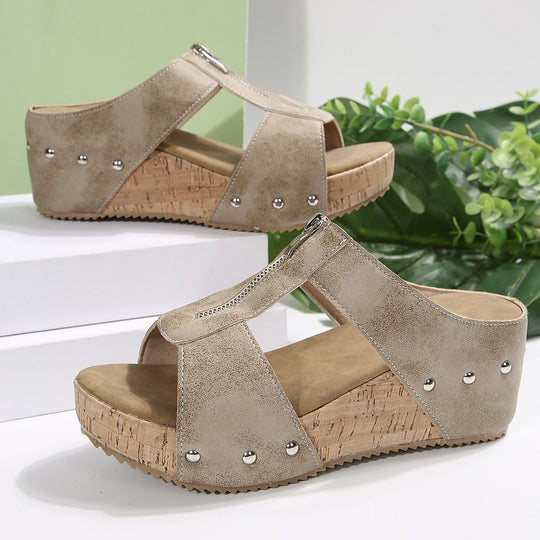 Damen Wedge-Sandalen mit seitlichem Reißverschluss und stylischen Akzenten R&B