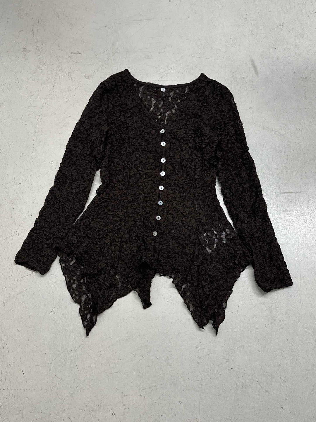 Damen Rüschenbluse aus feiner Spitze mit Knopfdetails R&B