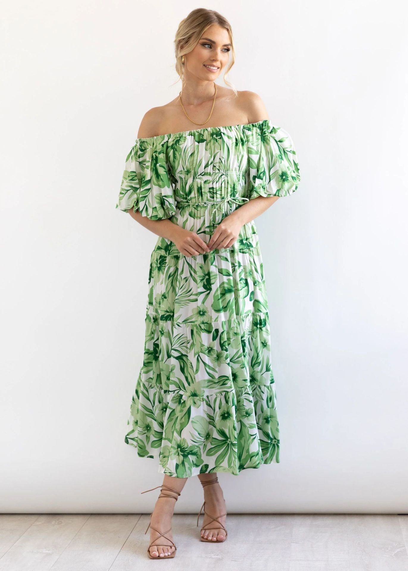 Damen Maxi Kleid mit ausgefallenem Off-Shoulder Design und voluminösen Ärmeln R&B