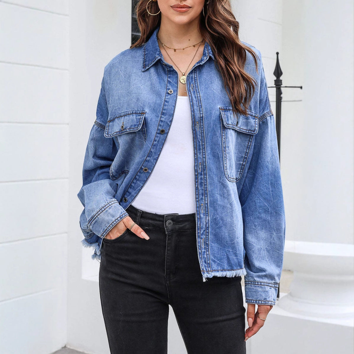 Damen Oversized Jeanshemd mit praktischen Brusttaschen und lässigem Schnitt R&B