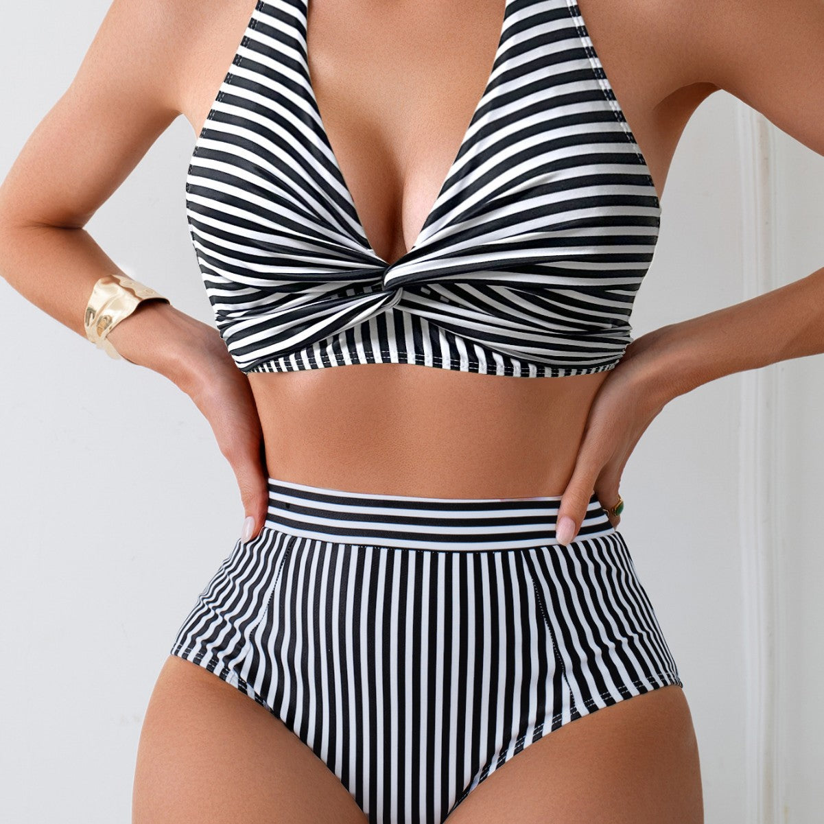 Damen Hochgeschnittener Bikinis mit eleganter Wickeloptik