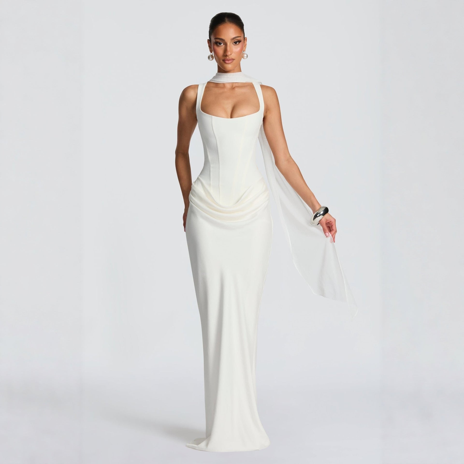 Damen Elegantes Maxikleid mit figurbetonendem Schnitt und raffiniertem Faltenwurf R&B