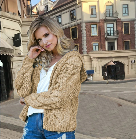 Damen Strickjacke mit Kapuze und modernem Zopfmuster R&B