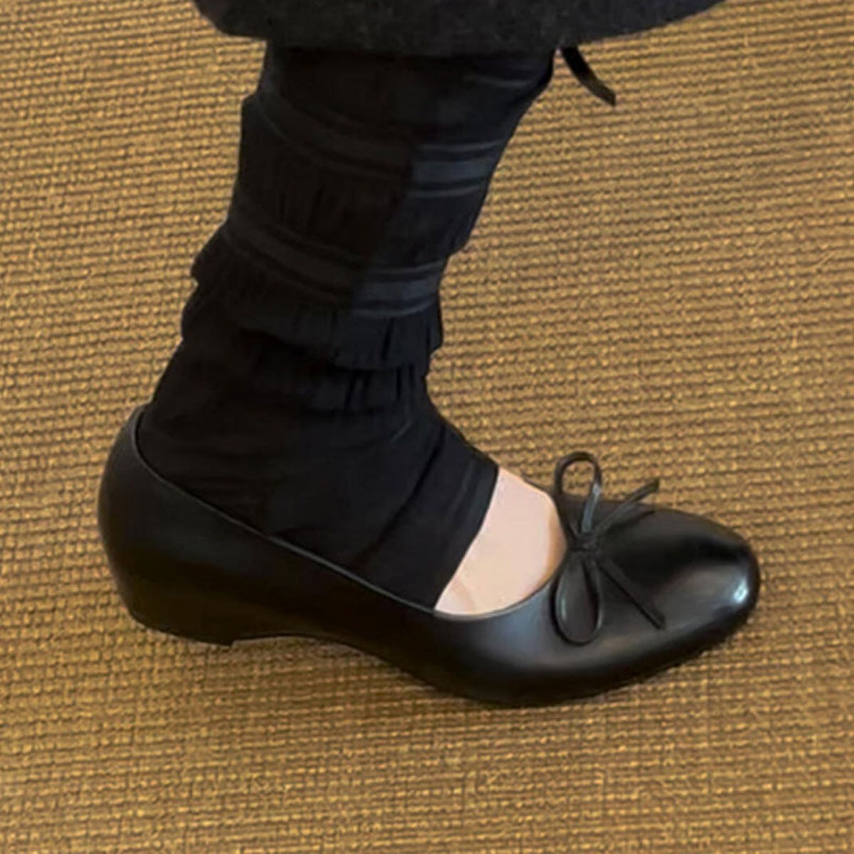 Damen elegante Ballerinas mit raffiniertem Riemchen