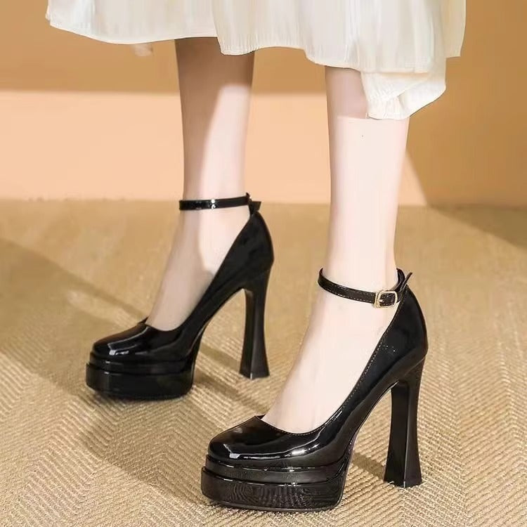 Damen stilvolle Plateau Pumps mit verstellbarem Riemchen R&B