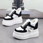 Damen Plattform Sneakers mit modischer Silhouette und stabiler Sohle