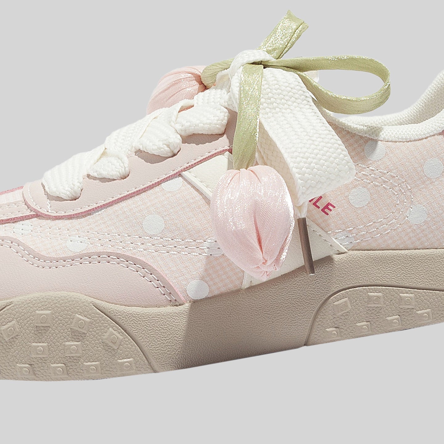 Damen Freizeit Sneakers mit leichtem Punktemuster und verspielten Schleifen