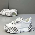 Damen Sportliche Sneakers mit markantem Schriftzug EB