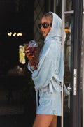 Damen nan lässiges Velours Lounge-Set mit kurz geschnittener Kapuzenjacke und hochgeschnittenen Shorts R&B