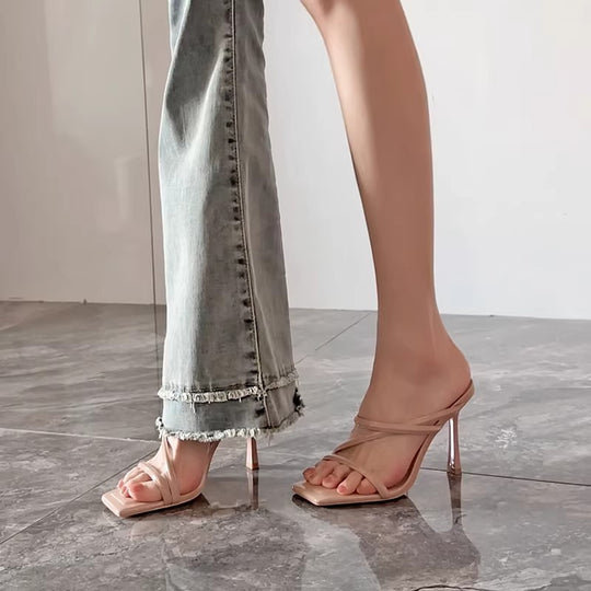 Damen elegante offene Mules mit kunstvollem Riemen-Design und stilechtem Absatz R&B