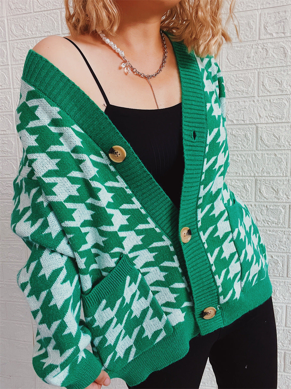 Damen gemütlicher Strickcardigan mit modernen Hahnentrittmuster und Knopfdetails R&B