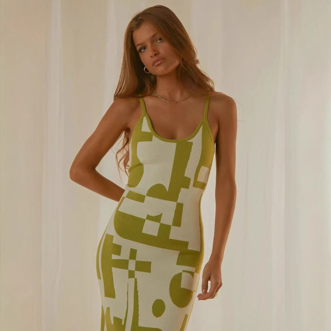 Damen Designer-Midi-Kleid mit stilvollem Grafikmuster R&B