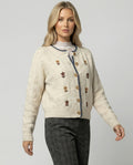 Damen weichfallender Kurz-Strickcardigan mit Puffärmeln, floraler Stickapplikation, Holzknopfleiste und Spitzenbund R&B