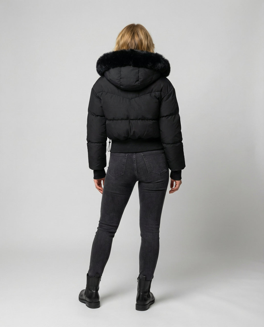 Stylische Warme Cropped Daunenjacke Damen | R&B