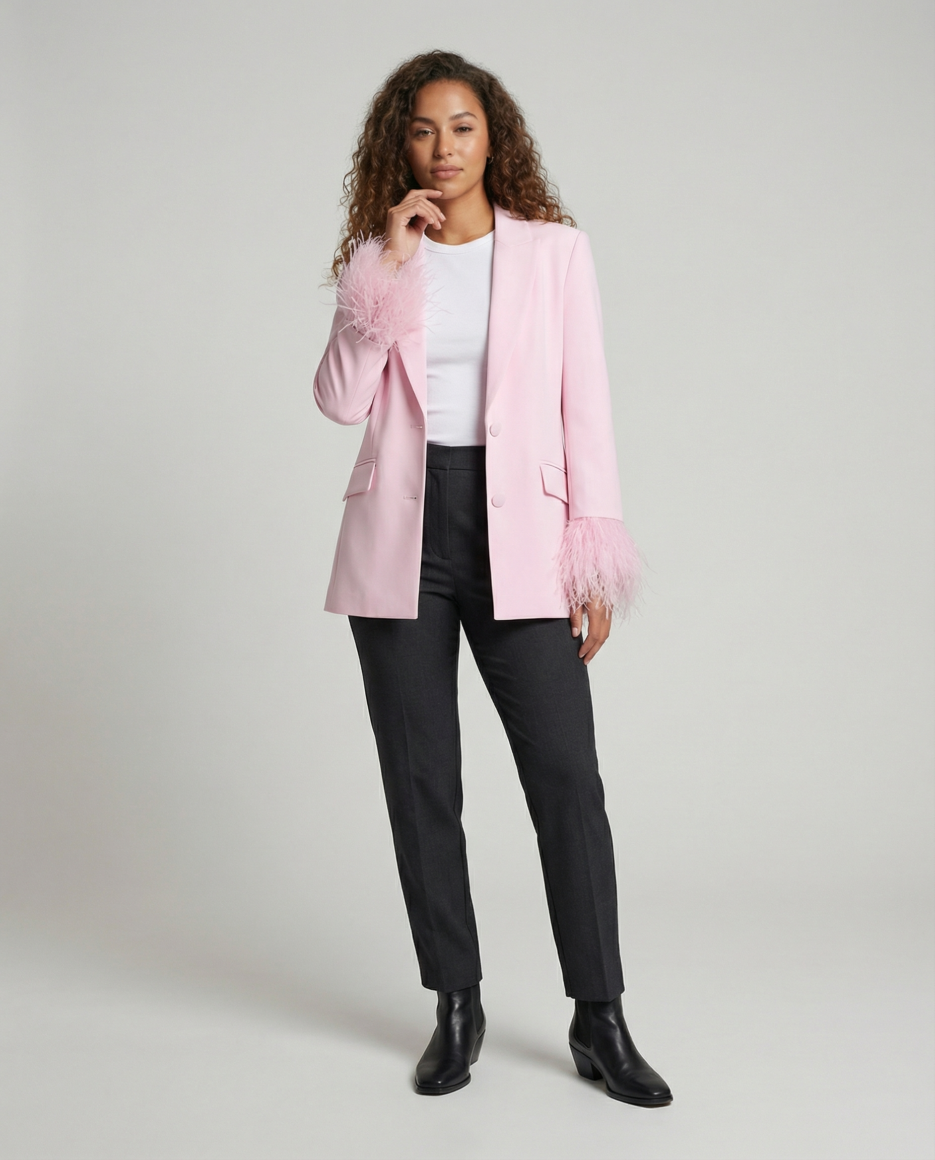 Damen eleganter Blazer mit auffälligen Federärmel