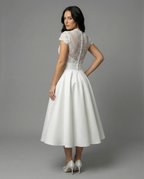 Damen Hochwertiges Hochzeitskleid mit Spitzendetails und schwingendem Rock R&B