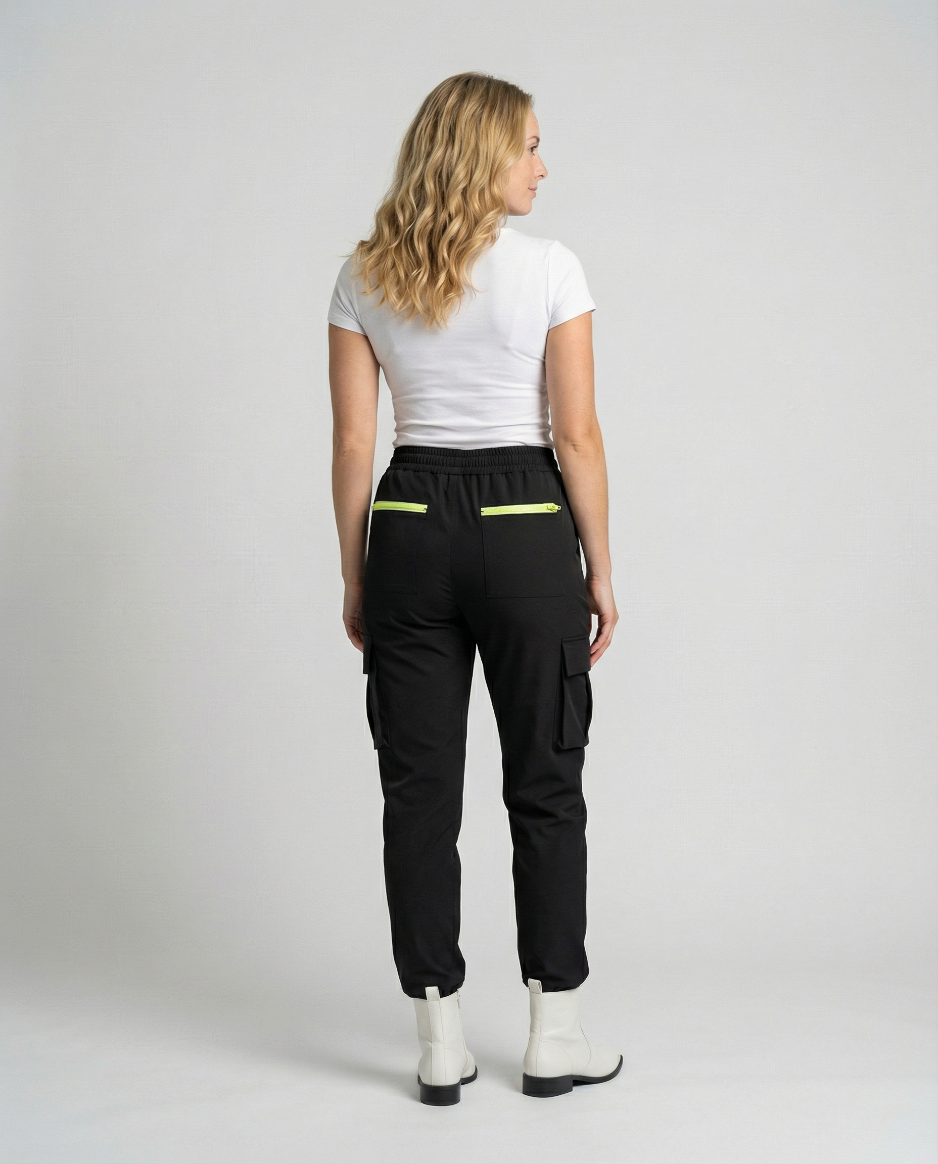 Cargohose Damen mit elastischem Bund und praktischen Taschen
