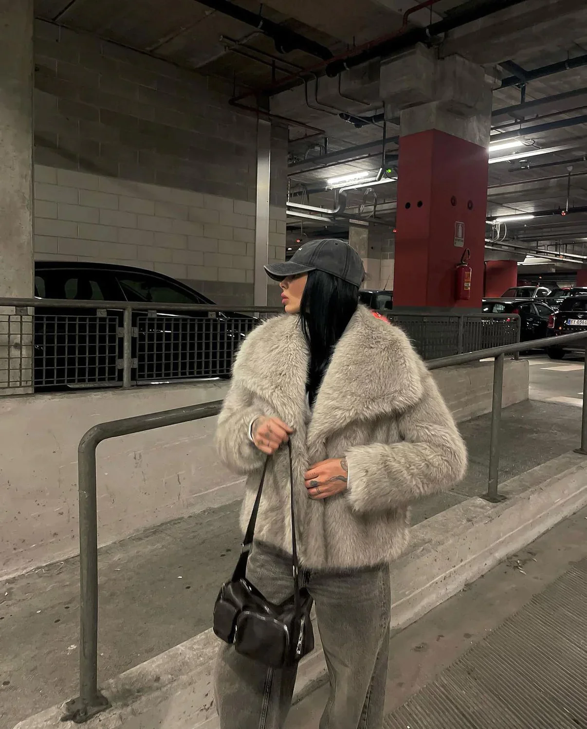R&B | Trendy Damen Winterjacke aus Kunstfell