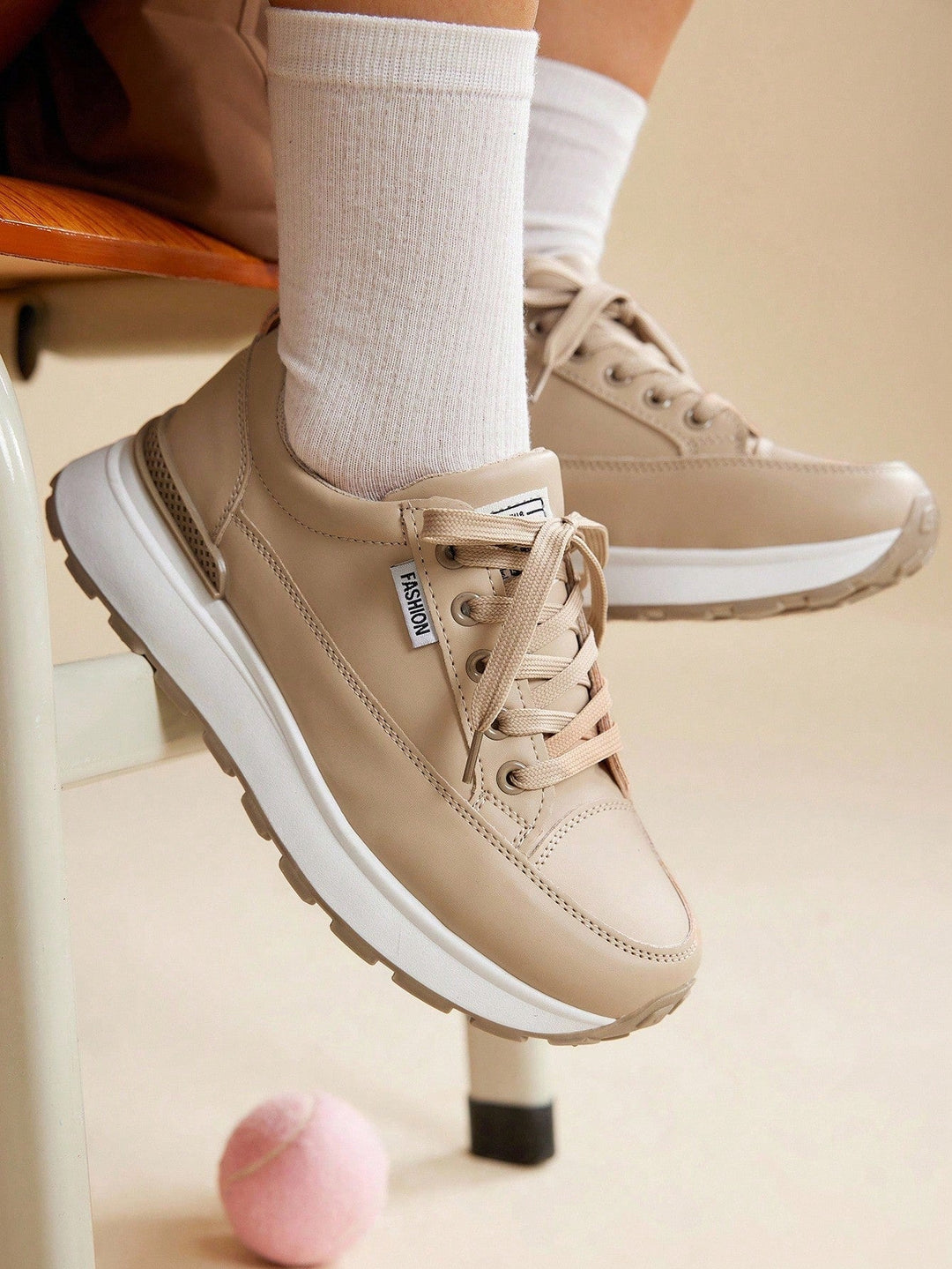 Plattform-Sneaker - Damensneaker mit dicker Sohle und Schnürsenkeln R&B