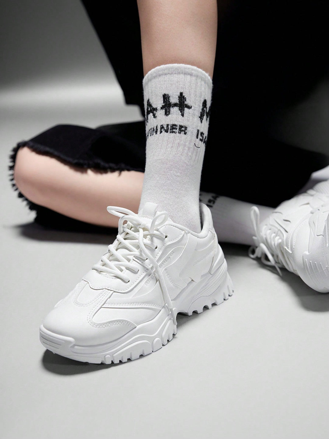 Plattform-Sneaker - Damensneaker mit dicker Sohle und Schnürsenkeln R&B