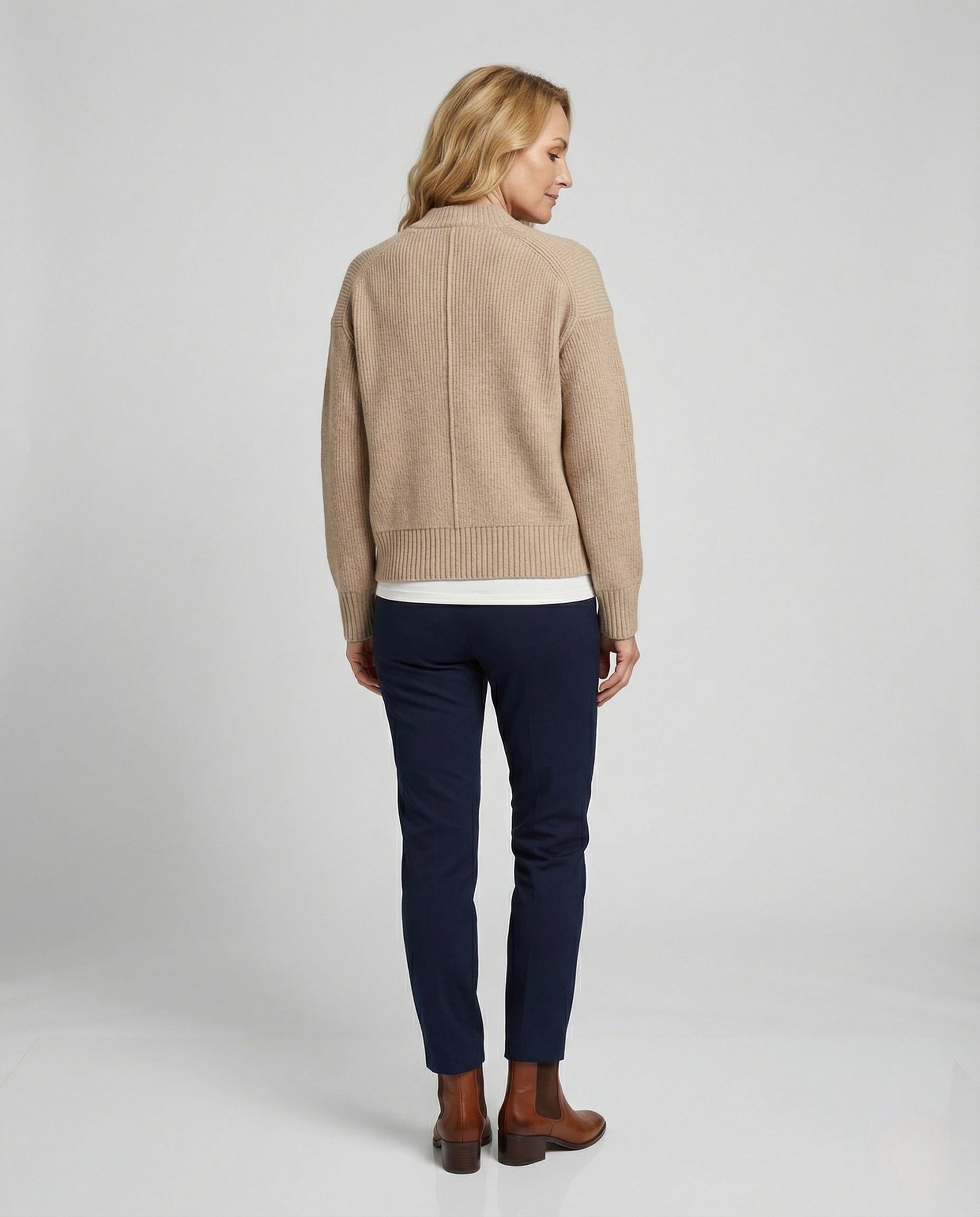Product 15361861747018 - back_view