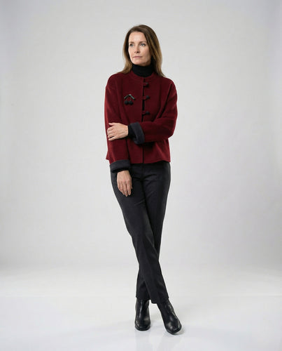 Elegante Kurzjacke im Mandarin-Stil mit Knebelverschlüssen und kontrastumschlag R&B