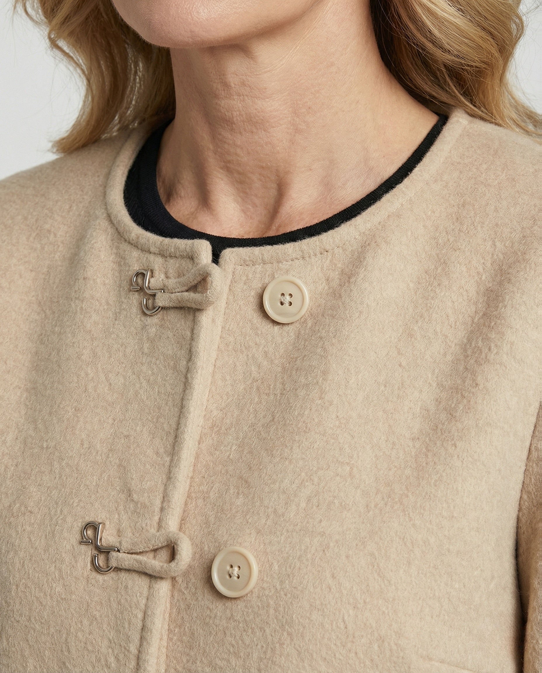 Product 15503244788042 - close_up_detail