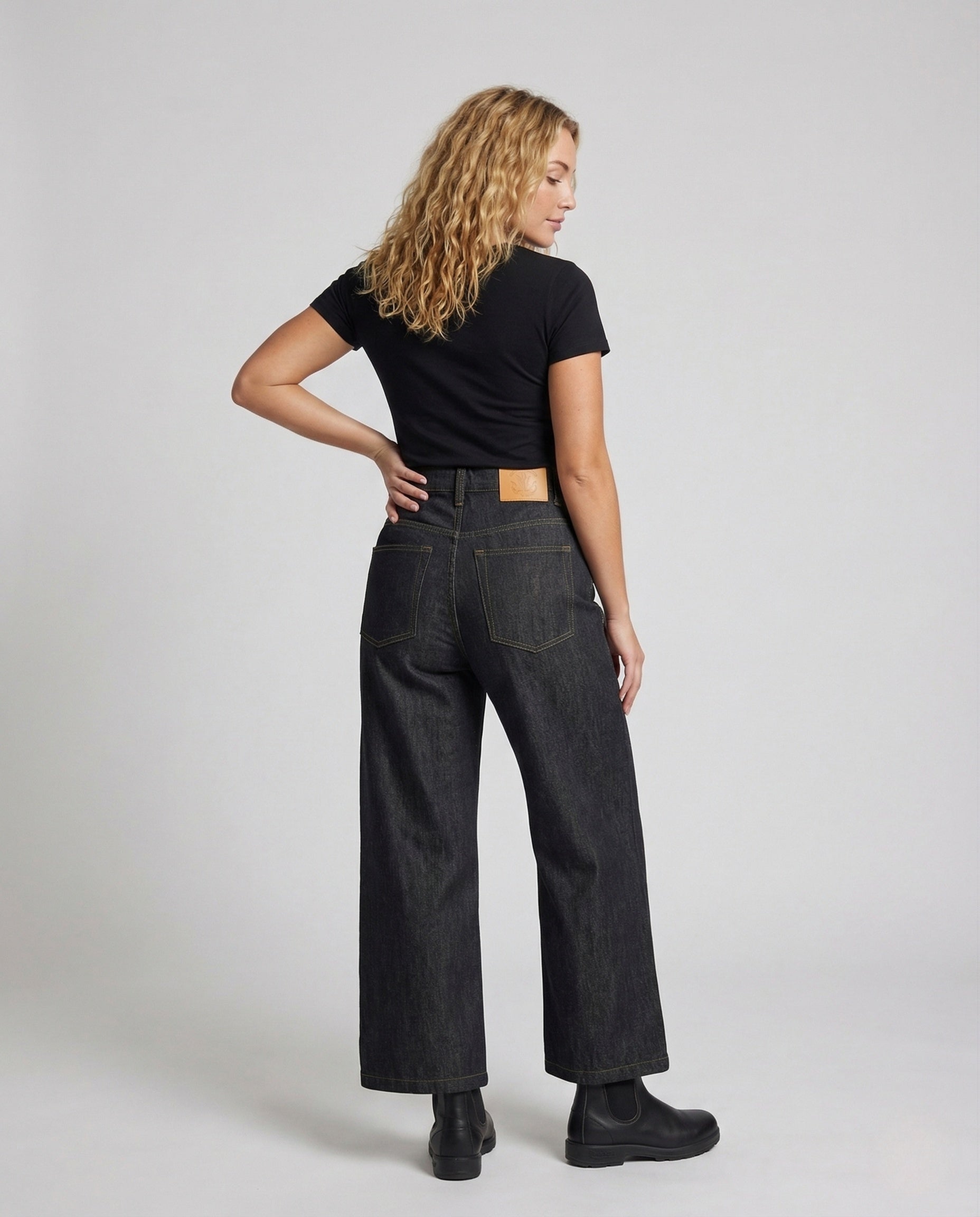 Product 15525421908298 - back_view