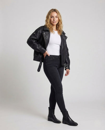 Damen Oversize Bikerjacke Kurz aus Kunstleder mit Reverskragen und Gürtel