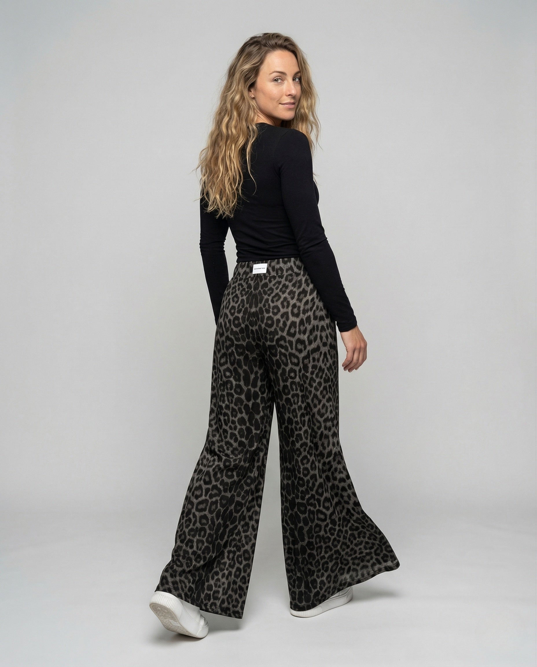 Product 15535312634186 - back_view