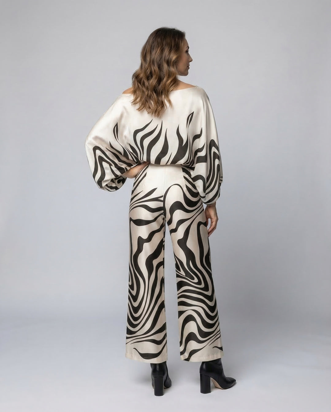 Product 15537199448394 - back_view