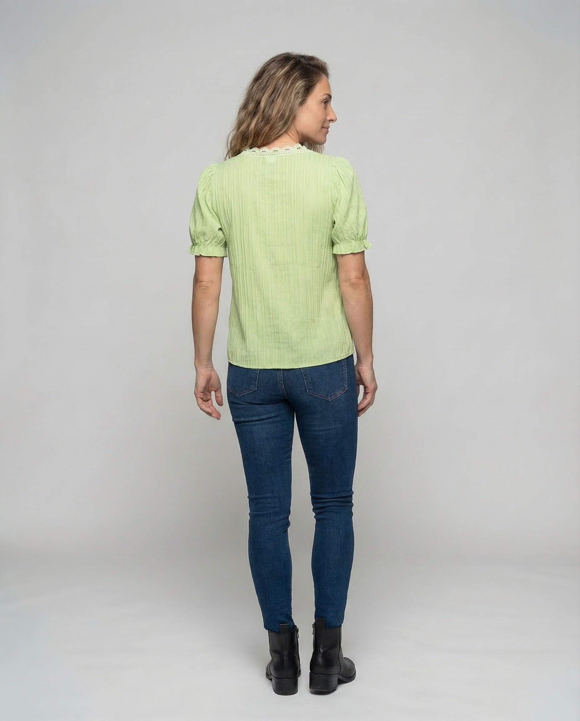 Product 15539117556042 - back_view