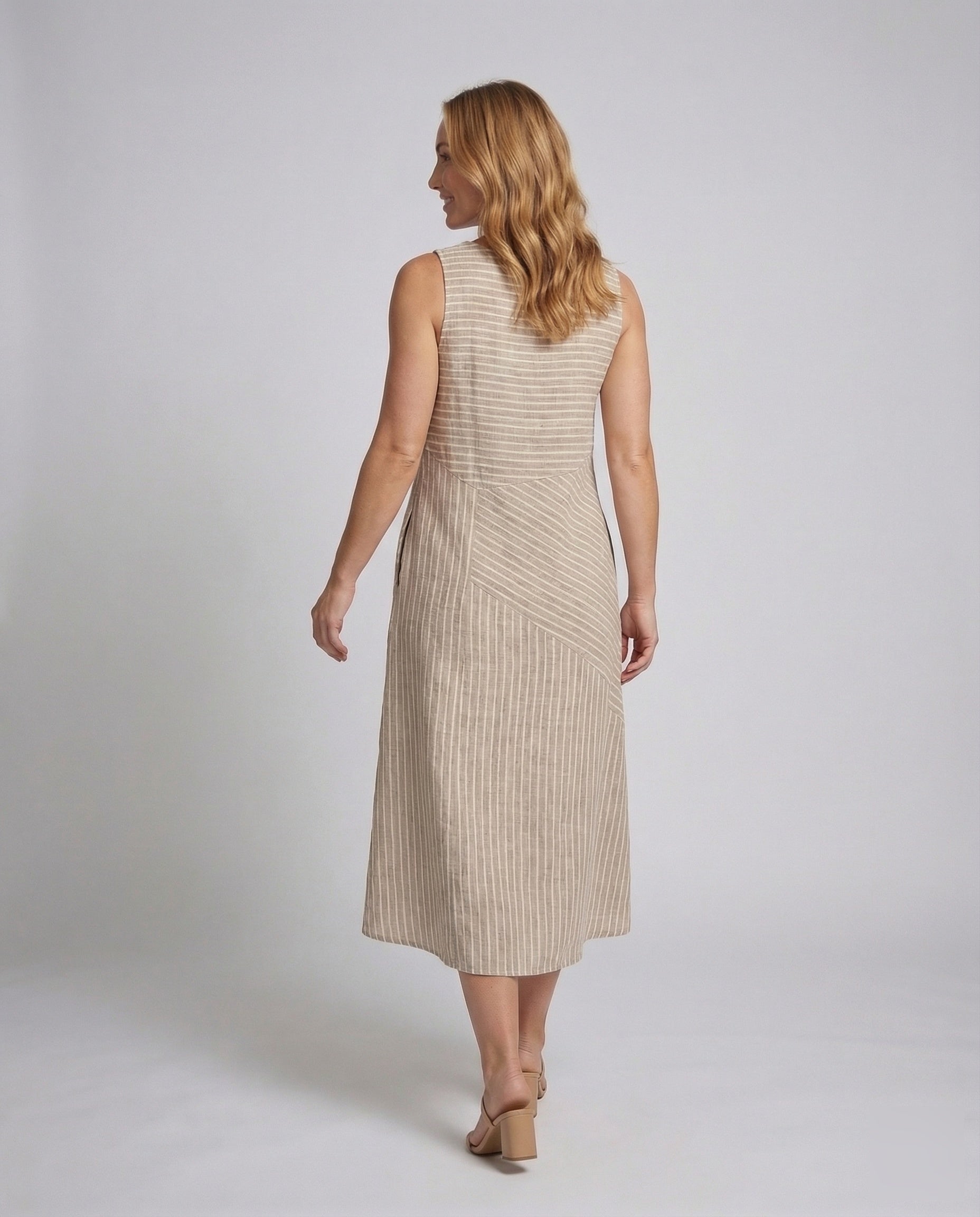 Product 15546815381834 - back_view