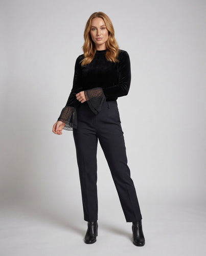 Damen Samt-Langarmshirt Tüllmanschetten