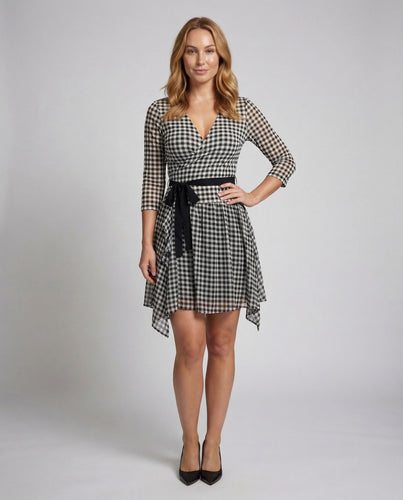 Damen kariertes Wickelkleid mit Stufensaum