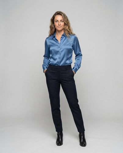 Damen kurz geschnittene Blusenjacke.
