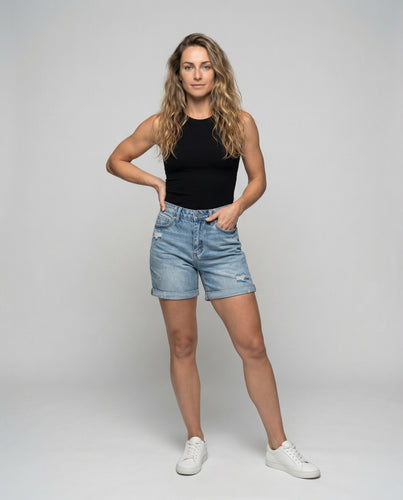 Damen lässige Jeans-Shorts mit hoher Taille.