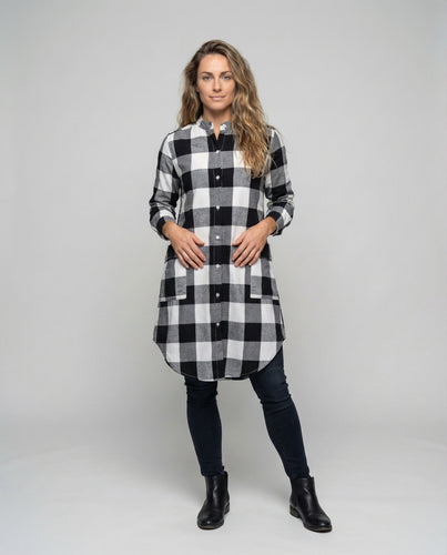 Damen lässiges Longshirt-Hemd.