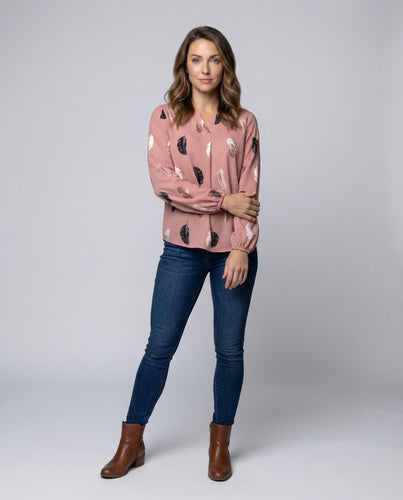 Damen Midikleid mit Bindegürtel und schwingendem Rock.
